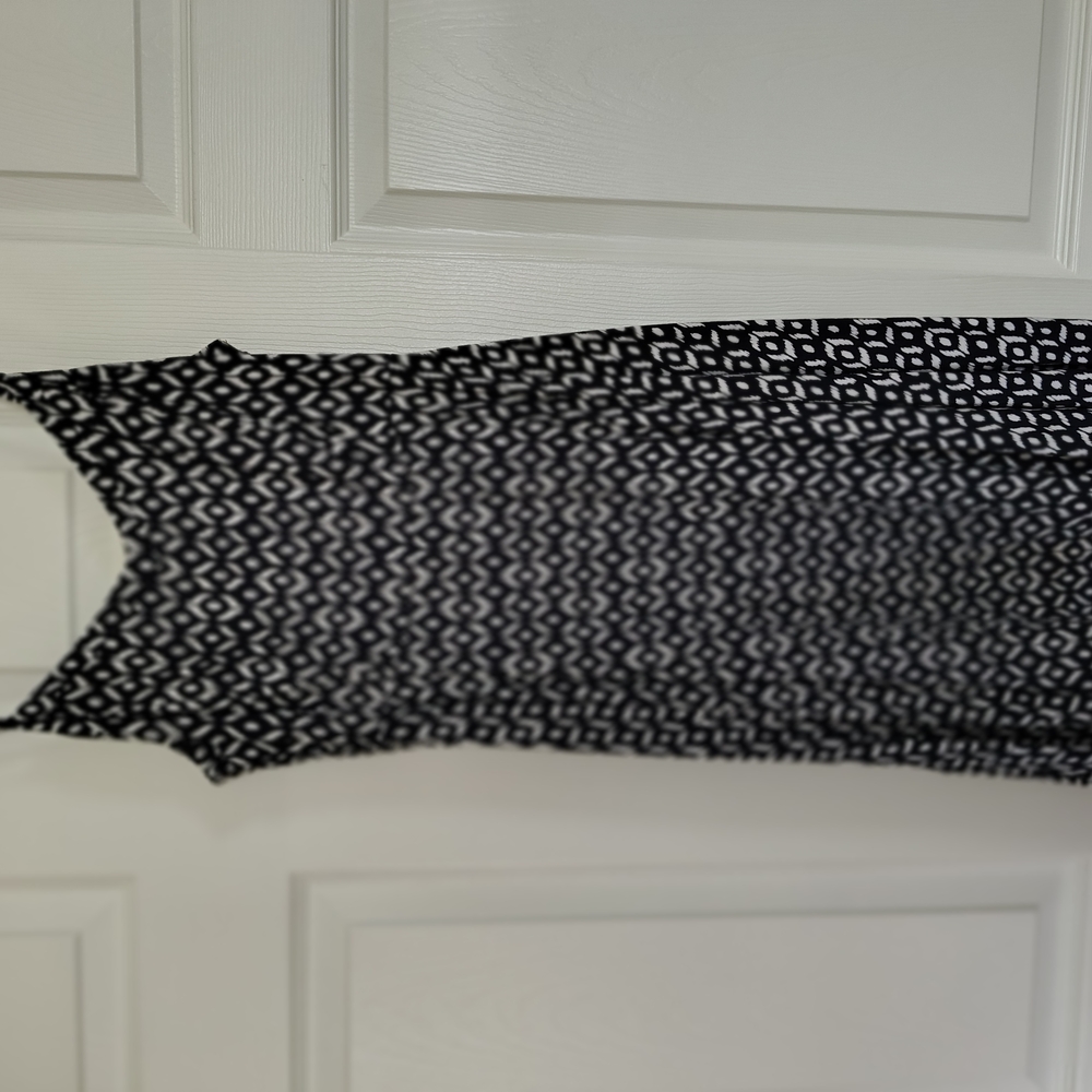 Old Navy Black and White Sheath Midi Dress